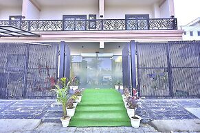 Orsom Stays Sassy Sector 53