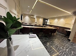 Orsom Stays Sassy Sector 53