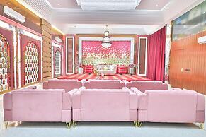 Orsom Stays Sassy Sector 53