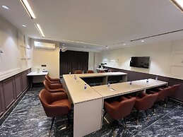 Orsom Stays Sassy Sector 53