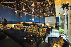 Orsom Stays Sassy Sector 53