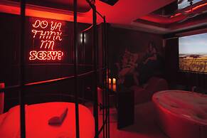 Orsom Stays Sassy Sector 53