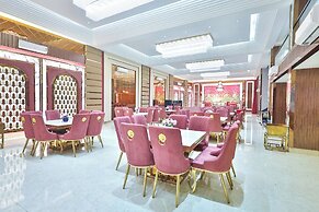 Orsom Stays Sassy Sector 53