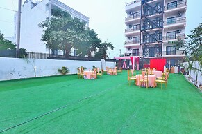 Orsom Stays Sassy Sector 53