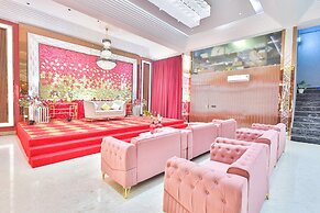 Orsom Stays Sassy Sector 53