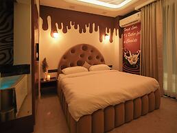 Orsom Stays Sassy Sector 53