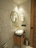 Orsom Stays Sassy Sector 53