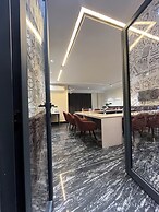 Orsom Stays Sassy Sector 53