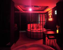 Orsom Stays Sassy Sector 53