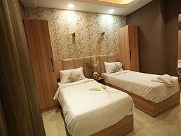 Orsom Stays Sassy Sector 53