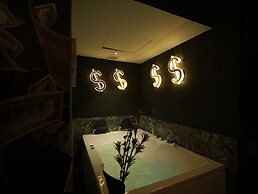 Orsom Stays Sassy Sector 53