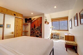 Vs741 Village Sqaure 3 Bedroom Condo by RedAwning