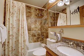 Vs741 Village Sqaure 3 Bedroom Condo by RedAwning