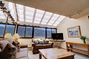 Vs741 Village Sqaure 3 Bedroom Condo by RedAwning