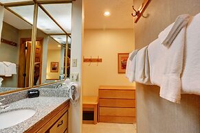 Vs741 Village Sqaure 3 Bedroom Condo by RedAwning