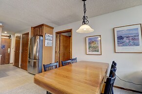 Vs741 Village Sqaure 3 Bedroom Condo by RedAwning