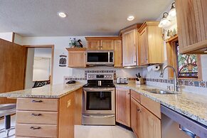 Vs741 Village Sqaure 3 Bedroom Condo by RedAwning