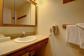 Vs741 Village Sqaure 3 Bedroom Condo by RedAwning