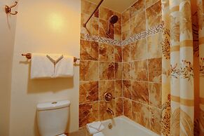 Vs741 Village Sqaure 3 Bedroom Condo by RedAwning