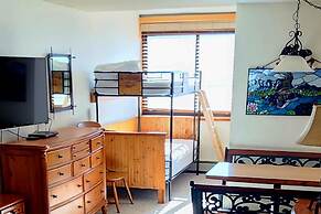 Vs741 Village Sqaure 3 Bedroom Condo by RedAwning