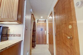 Vs741 Village Sqaure 3 Bedroom Condo by RedAwning