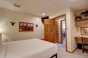 Vs741 Village Sqaure 3 Bedroom Condo by RedAwning