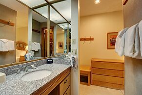 Vs741 Village Sqaure 3 Bedroom Condo by RedAwning