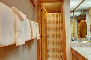 Vs741 Village Sqaure 3 Bedroom Condo by RedAwning