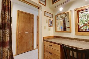 Vs741 Village Sqaure 3 Bedroom Condo by RedAwning