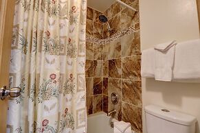 Vs741 Village Sqaure 3 Bedroom Condo by RedAwning