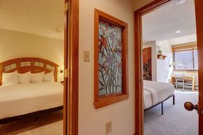 Vs741 Village Sqaure 3 Bedroom Condo by RedAwning