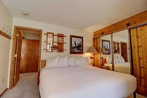 Vs741 Village Sqaure 3 Bedroom Condo by RedAwning