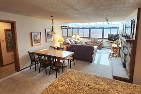 Vs741 Village Sqaure 3 Bedroom Condo by RedAwning