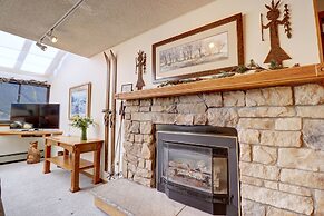 Vs741 Village Sqaure 3 Bedroom Condo by RedAwning