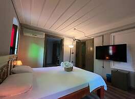 Latibule Macaron Guest House