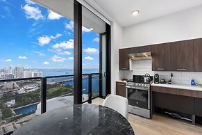 City & Bay Views in Downtown Miami