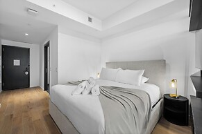 City & Bay Views in Downtown Miami