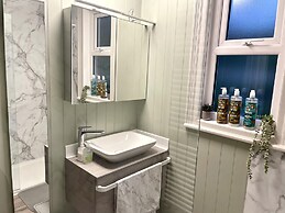 Seaside-scarborough-wifi-parking-petsok-sleeps-7/8