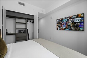 Luxury Studio with City & Bay Views