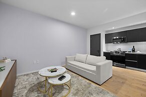 Luxury Studio with City & Bay Views