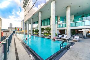 Luxury Studio with City & Bay Views