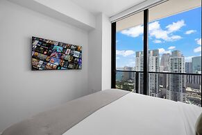 Luxury Studio with City & Bay Views