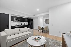 Luxury Studio with City & Bay Views