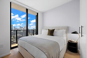 Luxury Studio with City & Bay Views