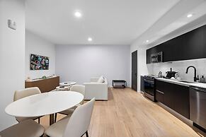 Luxury Studio with City & Bay Views