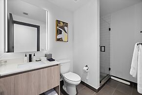 Luxury Studio with City & Bay Views