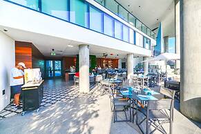 Luxury Studio with City & Bay Views