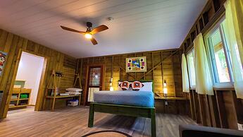Toucan Hill Lodge