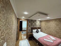 Grand Lara Hotel & Apartments