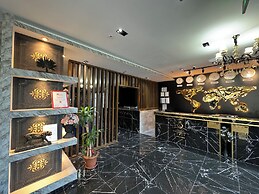 Grand Lara Hotel & Apartments